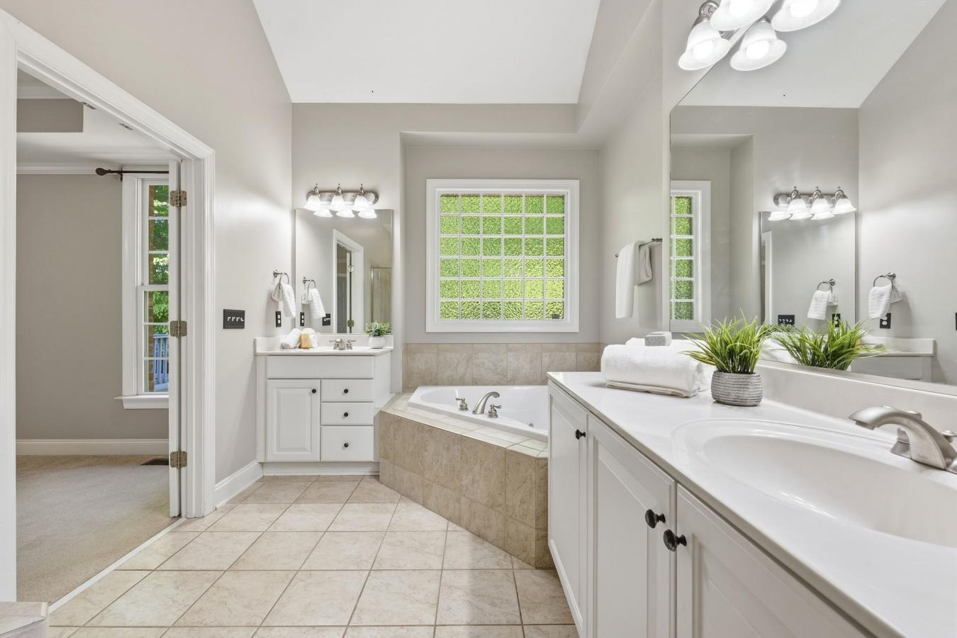 Summerfield, Guilford, 27358, United States, 4 Bedrooms Bedrooms, ,3 BathroomsBathrooms,Residential,For Sale,2045571