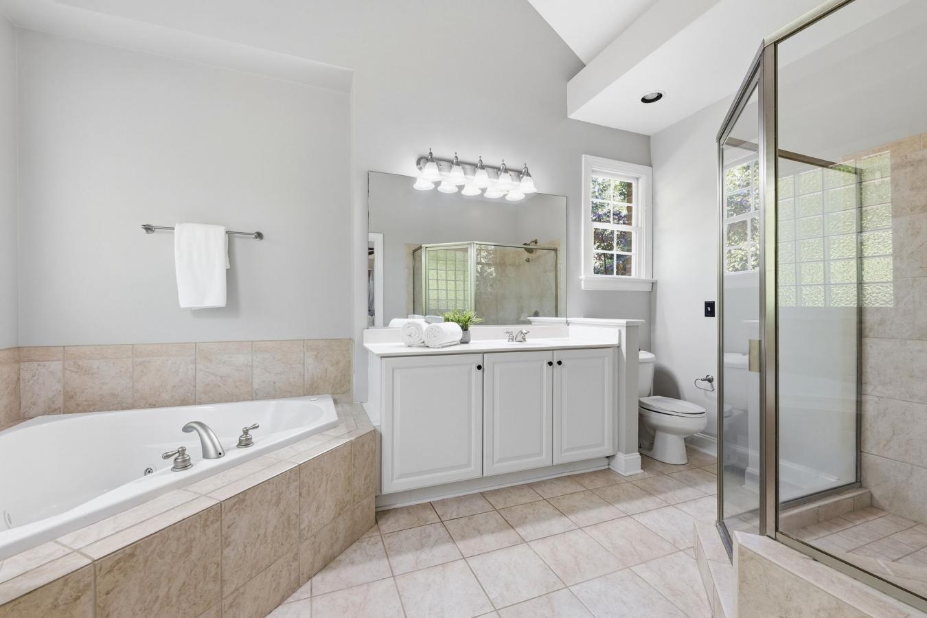 Summerfield, Guilford, 27358, United States, 4 Bedrooms Bedrooms, ,3 BathroomsBathrooms,Residential,For Sale,2045571