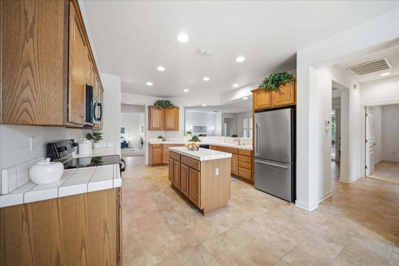 Lincoln, Placer, 95648, United States, ,Residential,For Sale,2045653