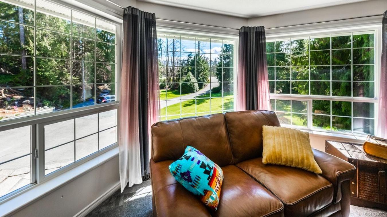 Nanaimo, Nanaimo Regional District, V9X 1L3, Canada, 6 Bedrooms Bedrooms, ,5 BathroomsBathrooms,Residential,For Sale,2045648