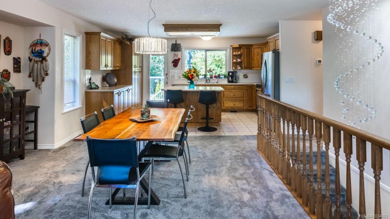 Nanaimo, Nanaimo Regional District, V9X 1L3, Canada, 6 Bedrooms Bedrooms, ,5 BathroomsBathrooms,Residential,For Sale,2045648