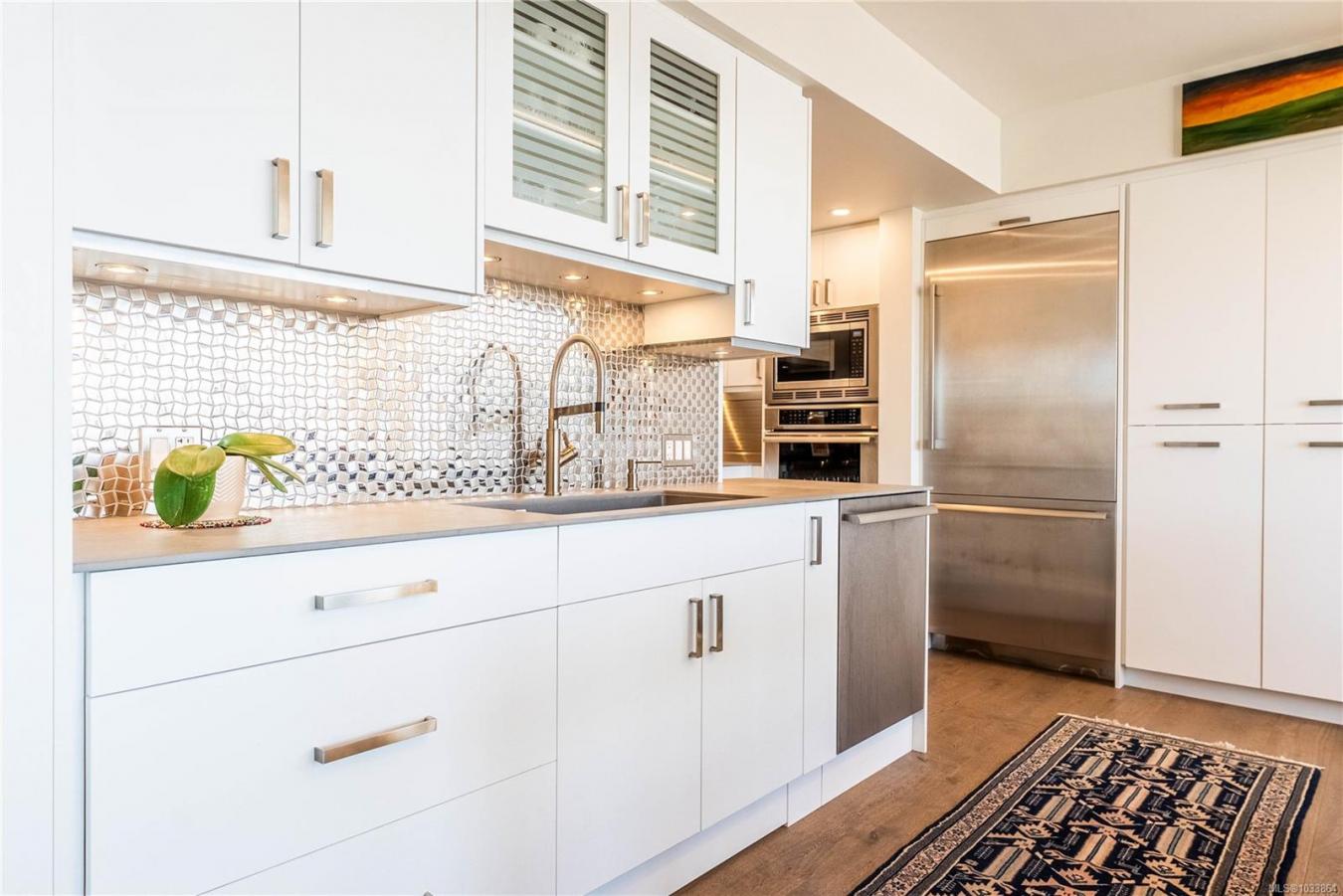 Sidney, Sidney, V8L 3C8, Canada, 2 Bedrooms Bedrooms, ,2 BathroomsBathrooms,Residential,For Sale,2045647