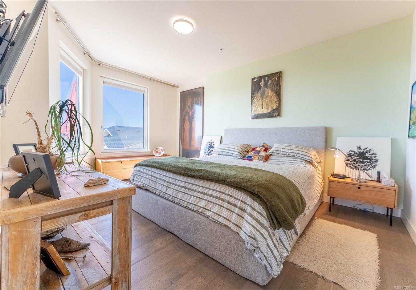 Sidney, Sidney, V8L 3C8, Canada, 2 Bedrooms Bedrooms, ,2 BathroomsBathrooms,Residential,For Sale,2045647