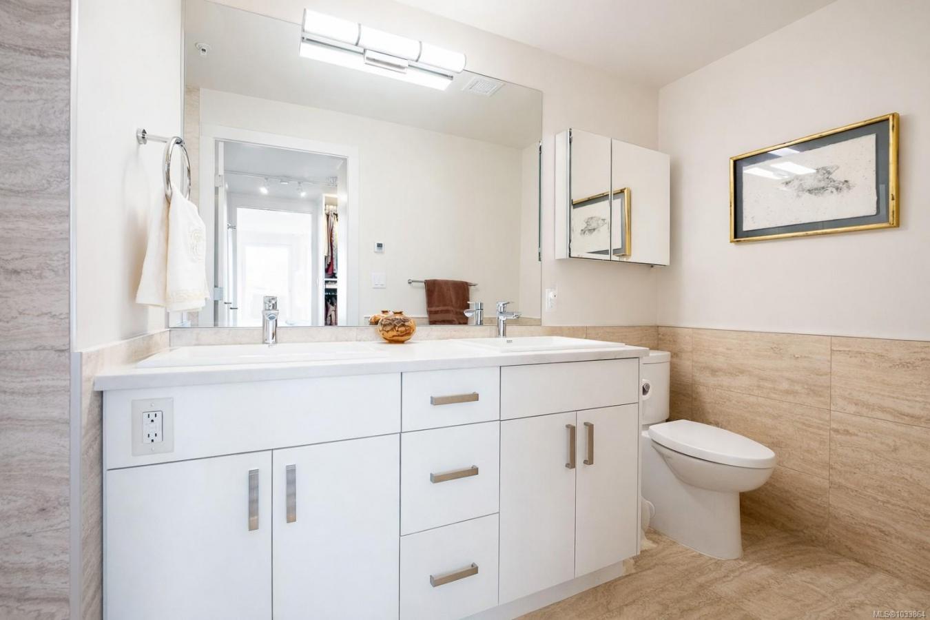 Sidney, Sidney, V8L 3C8, Canada, 2 Bedrooms Bedrooms, ,2 BathroomsBathrooms,Residential,For Sale,2045647