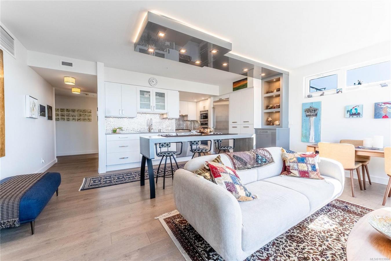 Sidney, Sidney, V8L 3C8, Canada, 2 Bedrooms Bedrooms, ,2 BathroomsBathrooms,Residential,For Sale,2045647