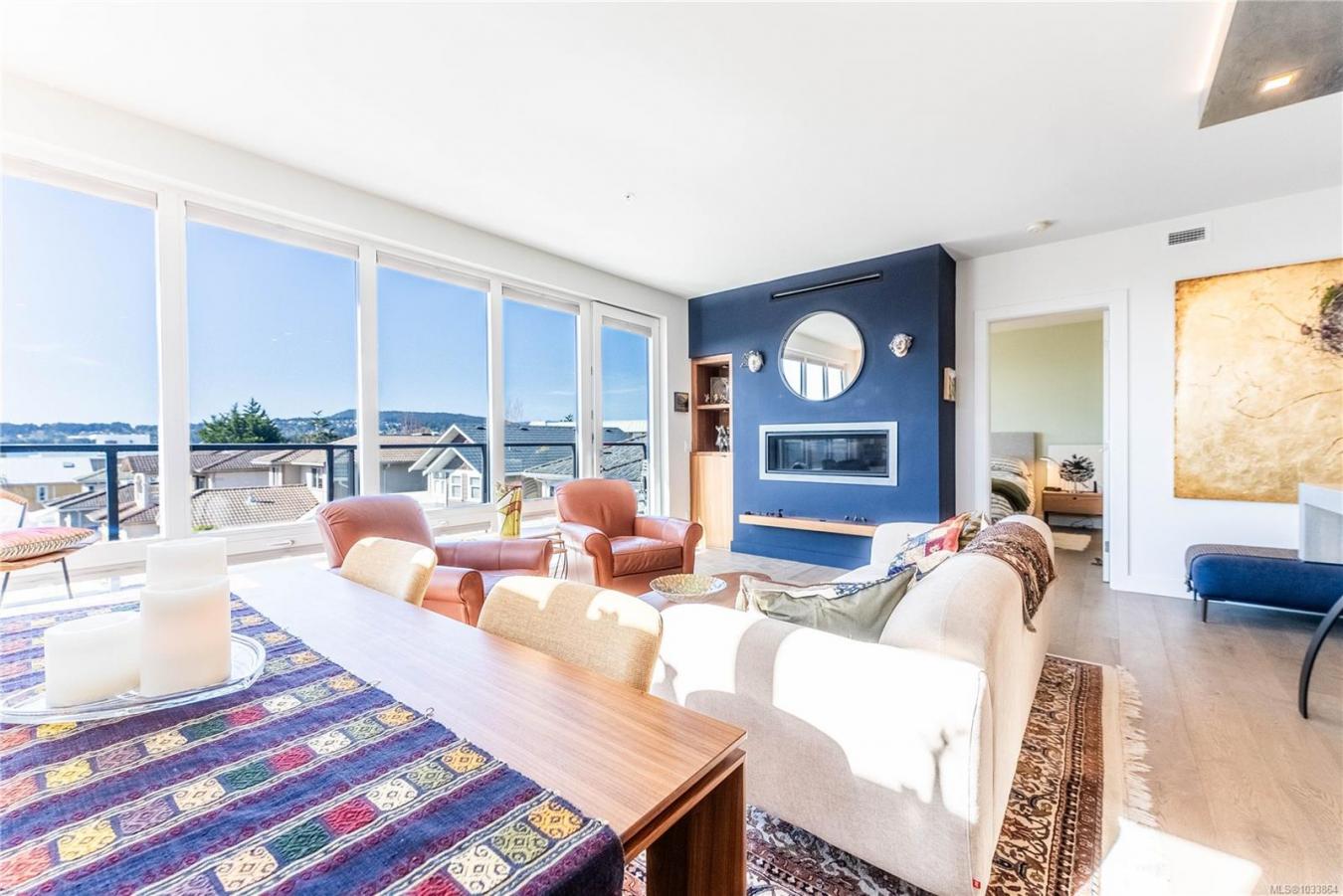Sidney, Sidney, V8L 3C8, Canada, 2 Bedrooms Bedrooms, ,2 BathroomsBathrooms,Residential,For Sale,2045647