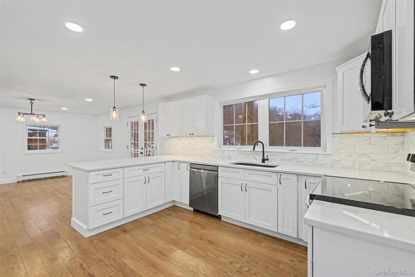 Putnam Valley, Putnam County, 10579, United States, 3 Bedrooms Bedrooms, ,3 BathroomsBathrooms,Residential,For Sale,2045643