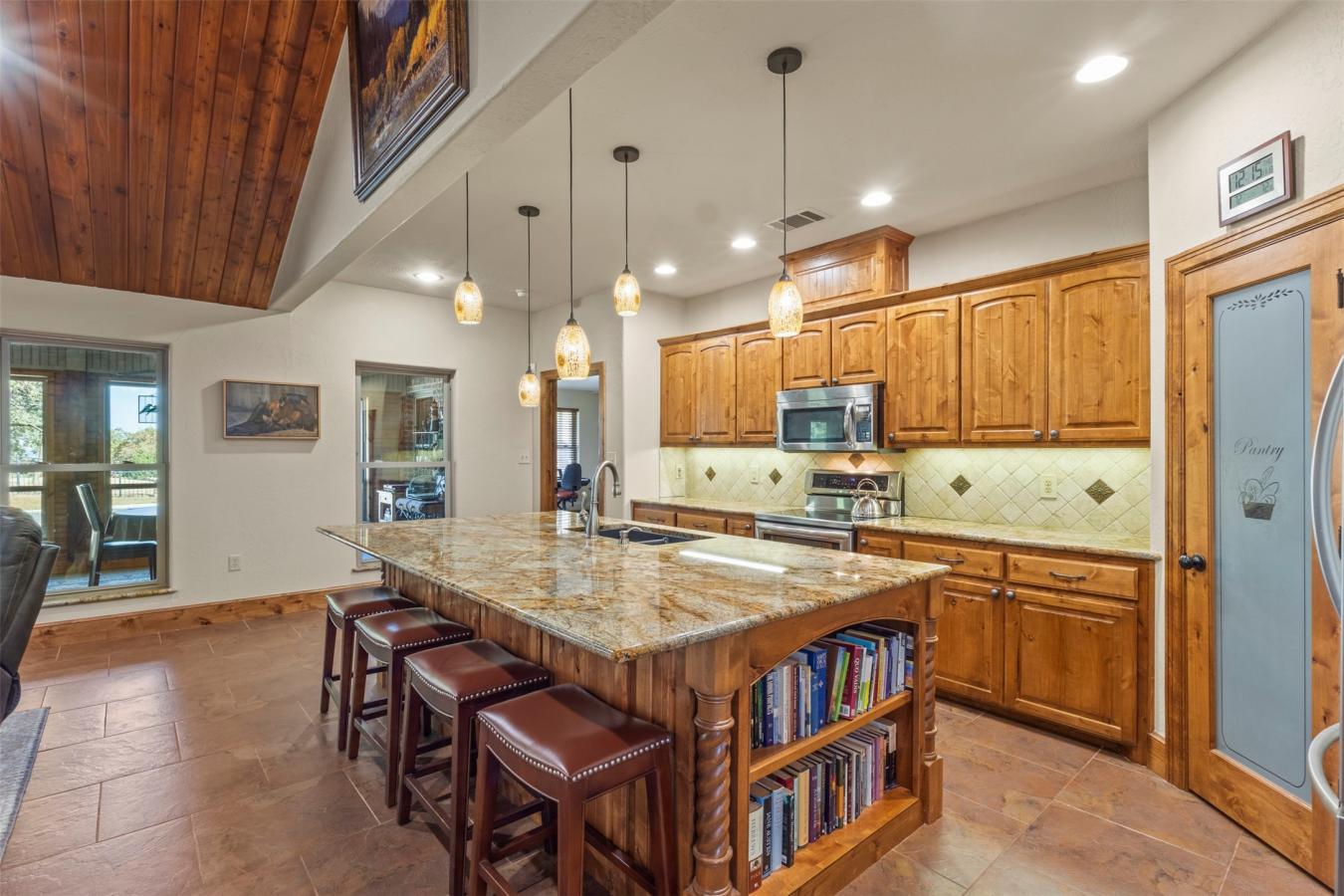 Gordonville, Grayson, 76245, United States, 3 Bedrooms Bedrooms, ,2 BathroomsBathrooms,Residential,For Sale,2045642