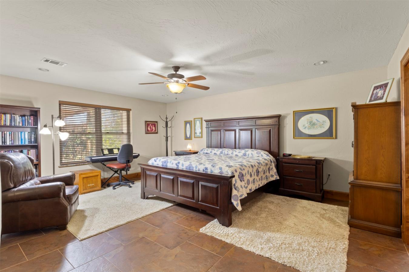Gordonville, Grayson, 76245, United States, 3 Bedrooms Bedrooms, ,2 BathroomsBathrooms,Residential,For Sale,2045642