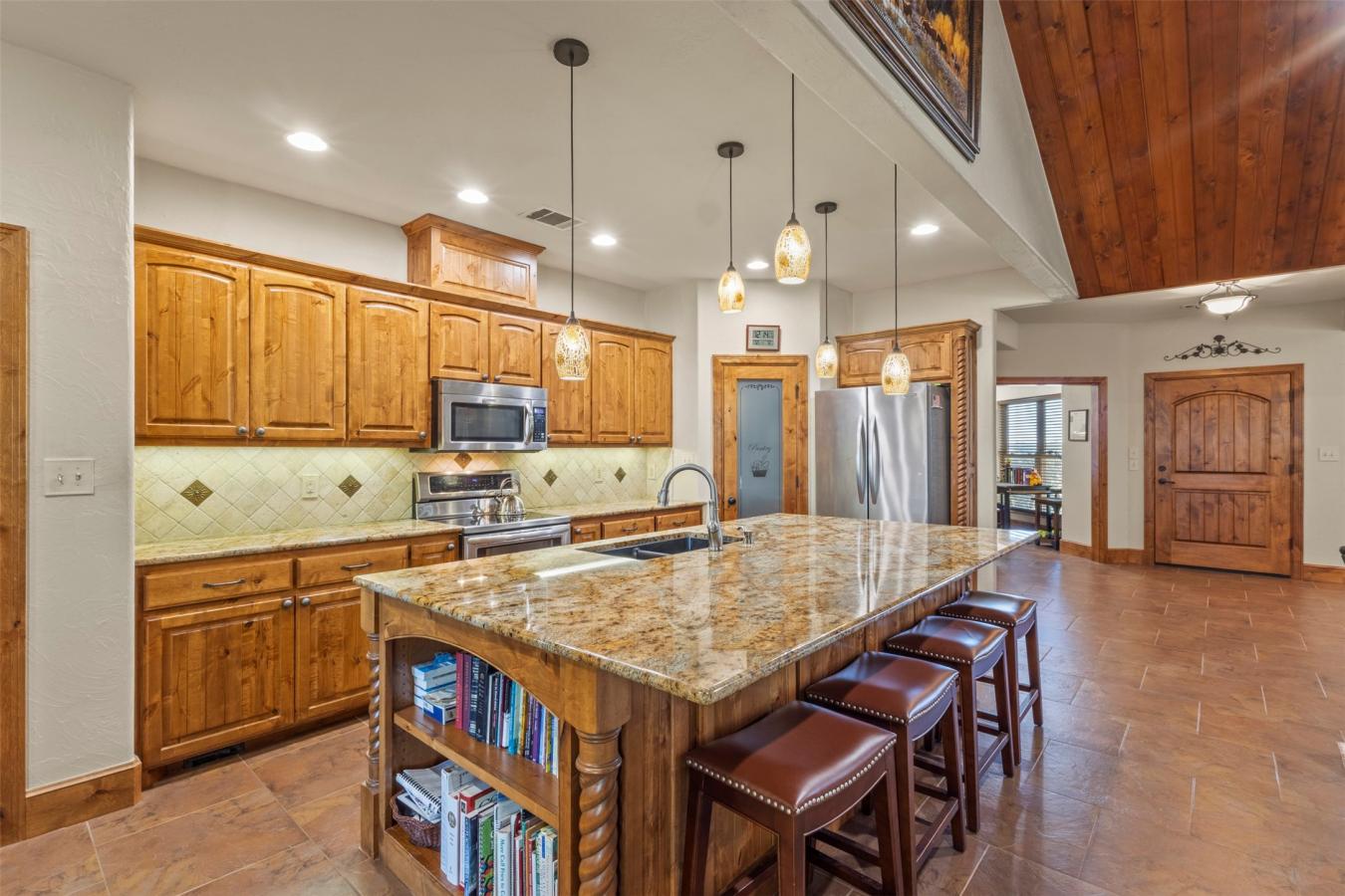 Gordonville, Grayson, 76245, United States, 3 Bedrooms Bedrooms, ,2 BathroomsBathrooms,Residential,For Sale,2045642