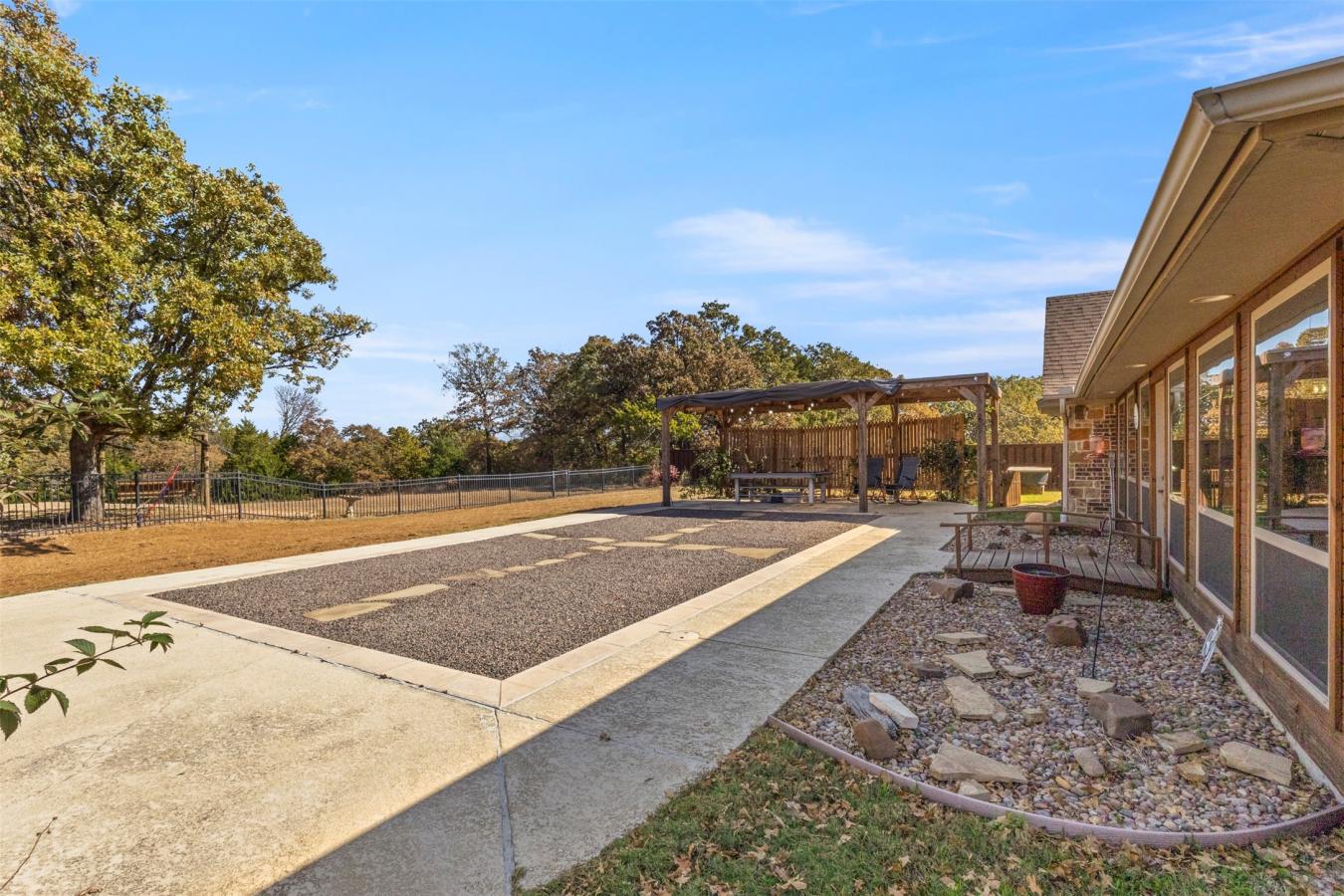 Gordonville, Grayson, 76245, United States, 3 Bedrooms Bedrooms, ,2 BathroomsBathrooms,Residential,For Sale,2045642
