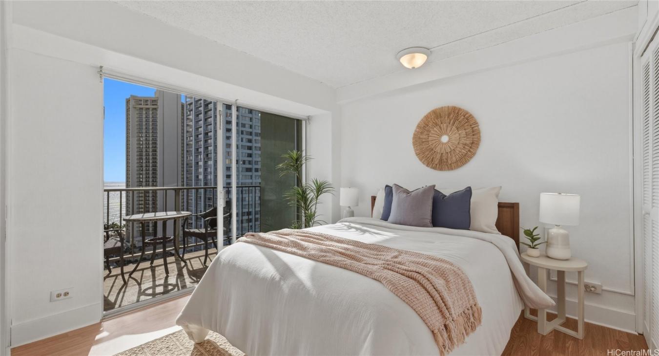 Honolulu, Oahu, 96815, United States, 3 Bedrooms Bedrooms, ,1 BathroomBathrooms,Residential,For Sale,2045734