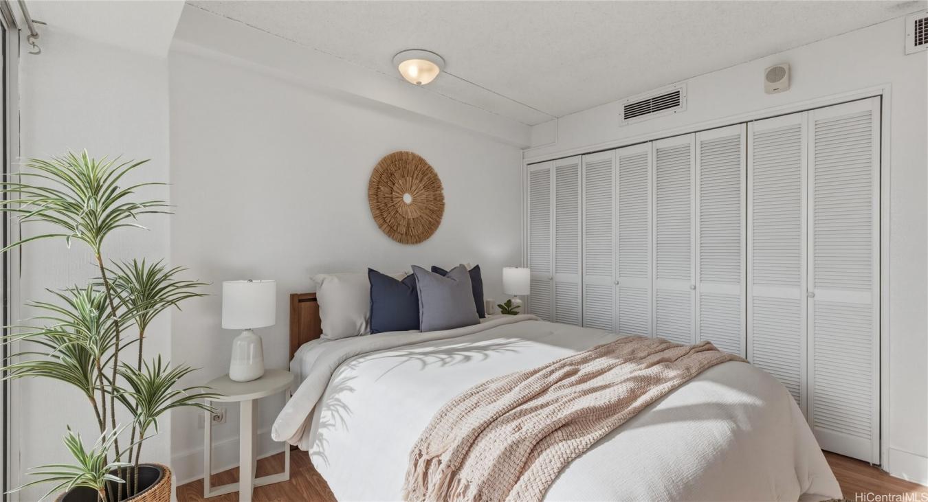 Honolulu, Oahu, 96815, United States, 3 Bedrooms Bedrooms, ,1 BathroomBathrooms,Residential,For Sale,2045734