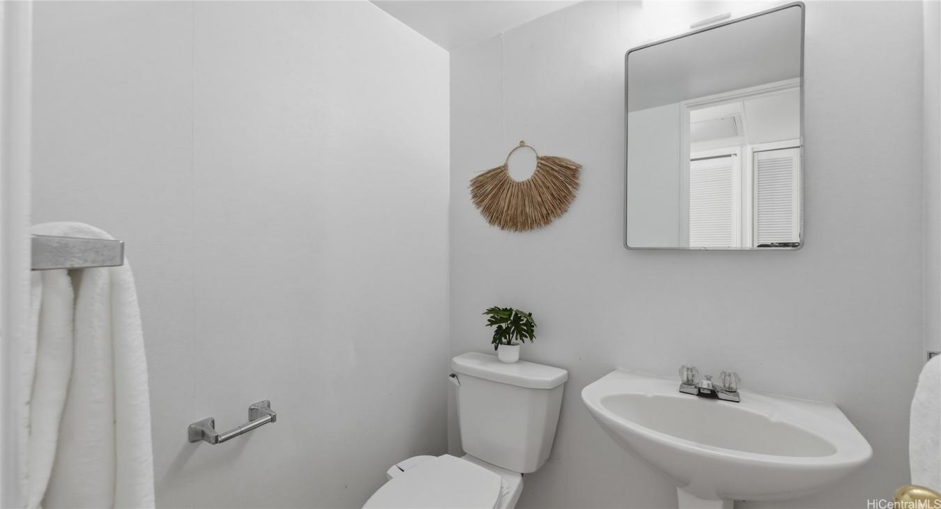 Honolulu, Oahu, 96815, United States, 3 Bedrooms Bedrooms, ,1 BathroomBathrooms,Residential,For Sale,2045734
