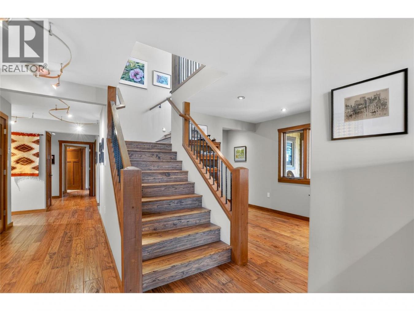 Kaleden, BC, V0H1K0, Canada, 6 Bedrooms Bedrooms, ,5 BathroomsBathrooms,Residential,For Sale,2045733