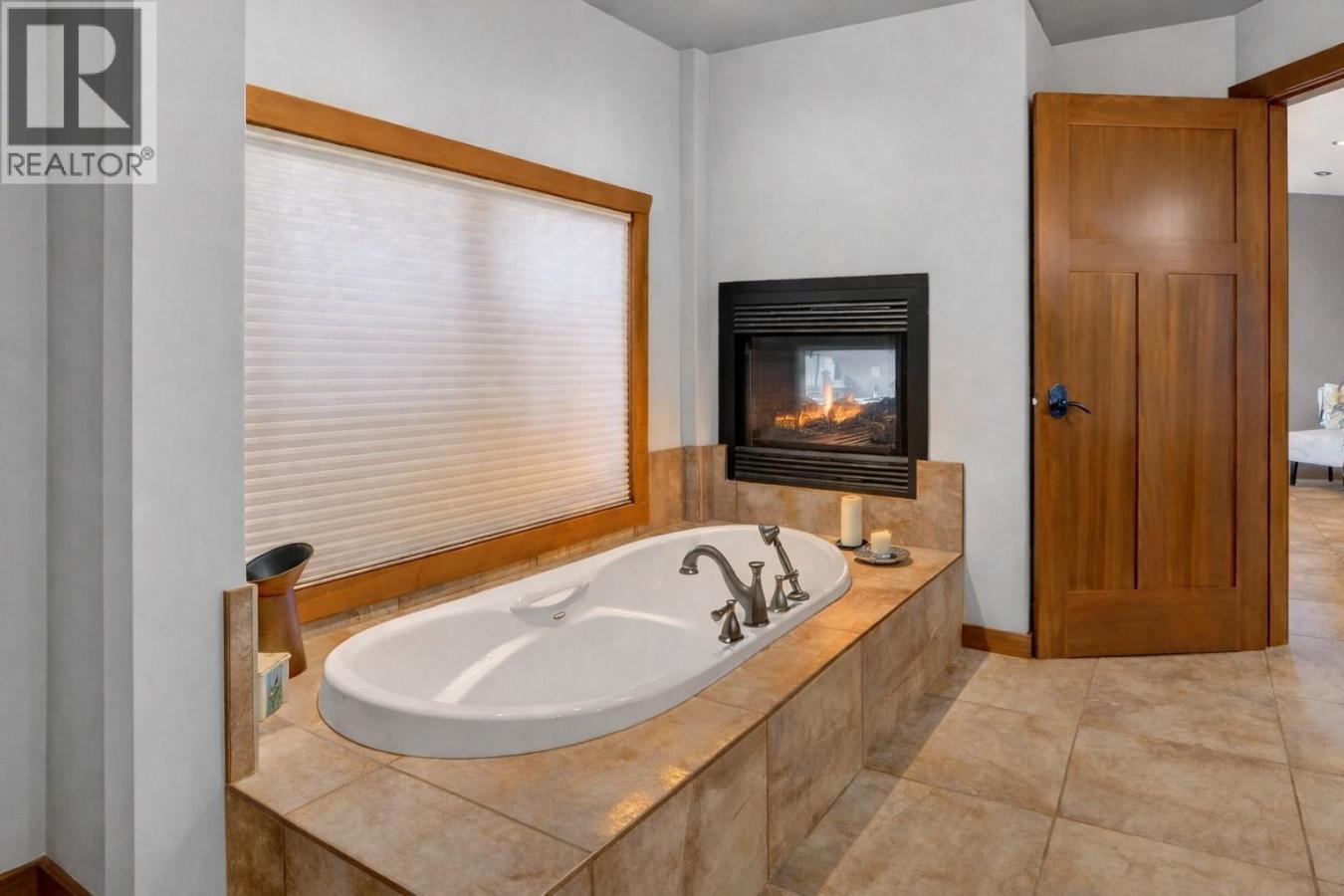 Kaleden, BC, V0H1K0, Canada, 6 Bedrooms Bedrooms, ,5 BathroomsBathrooms,Residential,For Sale,2045733