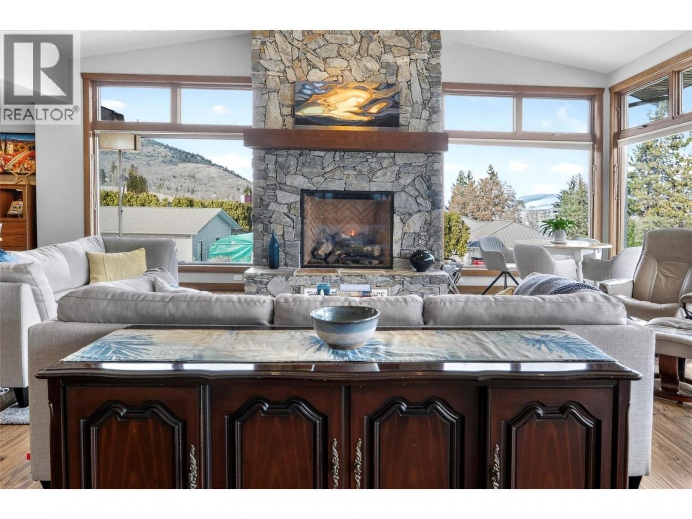 Kaleden, BC, V0H1K0, Canada, 6 Bedrooms Bedrooms, ,5 BathroomsBathrooms,Residential,For Sale,2045733