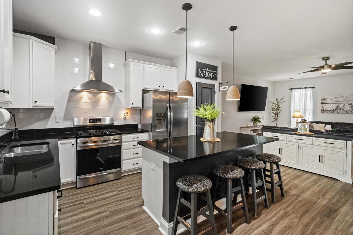 Huger, Berkeley, 29450, United States, 3 Bedrooms Bedrooms, ,2 BathroomsBathrooms,Residential,For Sale,2045726