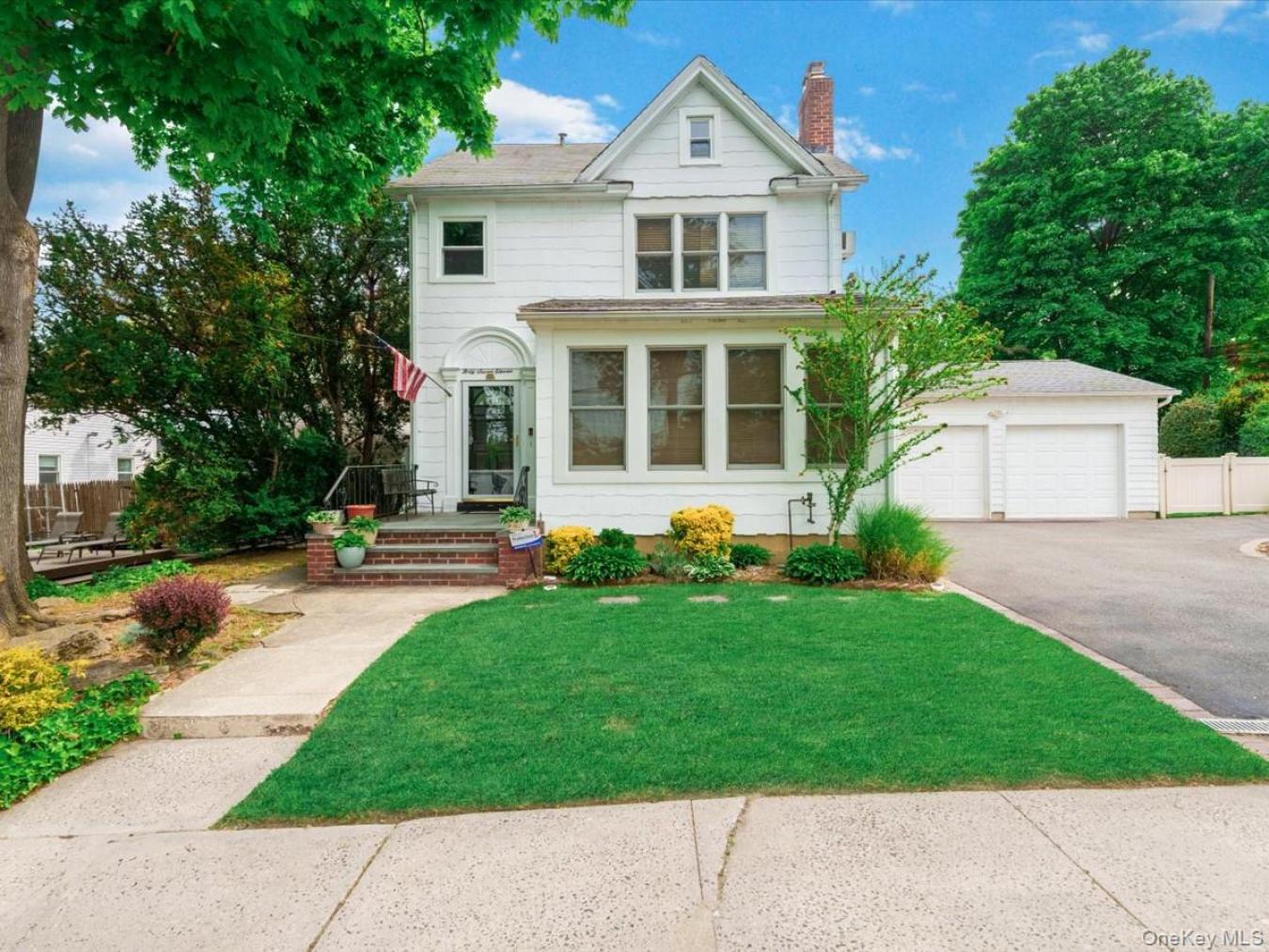 Great Neck, Nassau County, 11020, United States, 4 Bedrooms Bedrooms, ,2 BathroomsBathrooms,Residential,For Sale,2045724