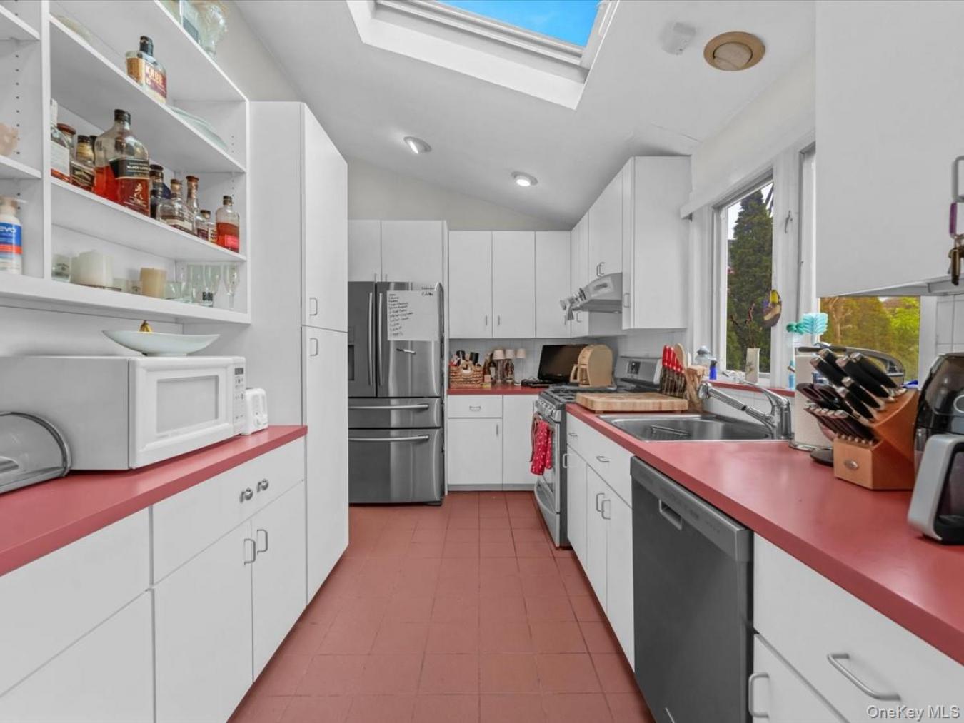 Great Neck, Nassau County, 11020, United States, 4 Bedrooms Bedrooms, ,2 BathroomsBathrooms,Residential,For Sale,2045724
