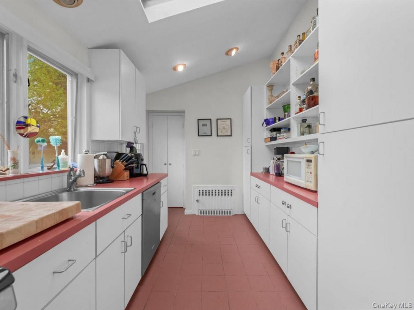 Great Neck, Nassau County, 11020, United States, 4 Bedrooms Bedrooms, ,2 BathroomsBathrooms,Residential,For Sale,2045724