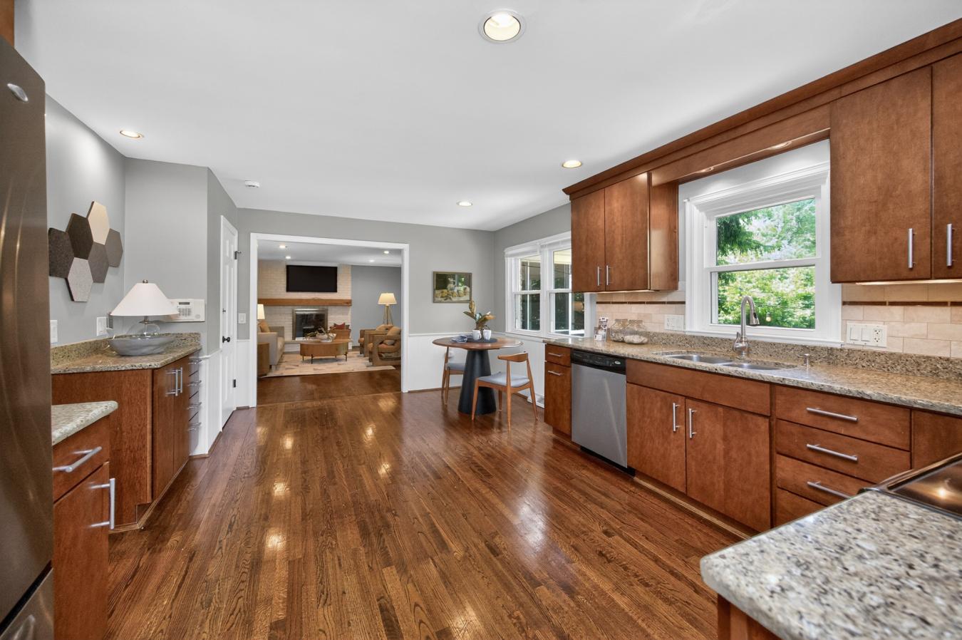 Wyoming, Hamilton, 45215, United States, 4 Bedrooms Bedrooms, ,4 BathroomsBathrooms,Residential,For Sale,2045723