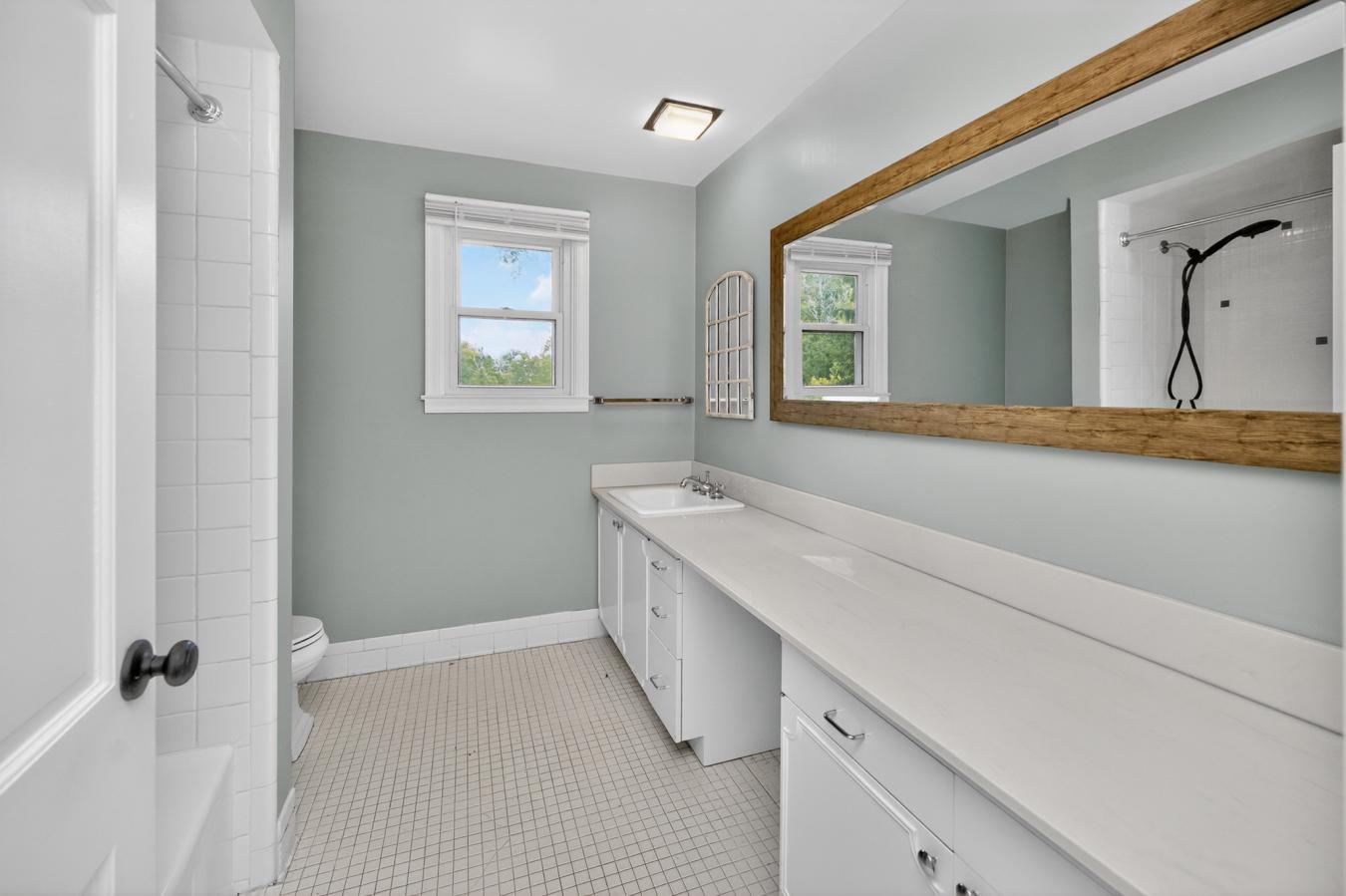 Wyoming, Hamilton, 45215, United States, 4 Bedrooms Bedrooms, ,4 BathroomsBathrooms,Residential,For Sale,2045723
