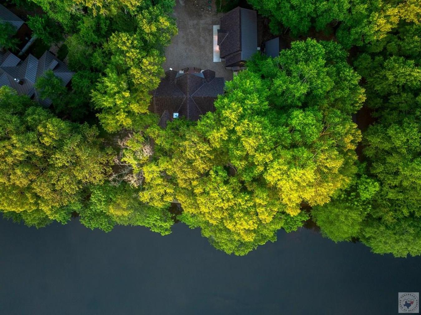 Broken Bow, McCurtain, 74728, United States, 3 Bedrooms Bedrooms, ,3 BathroomsBathrooms,Residential,For Sale,2045720