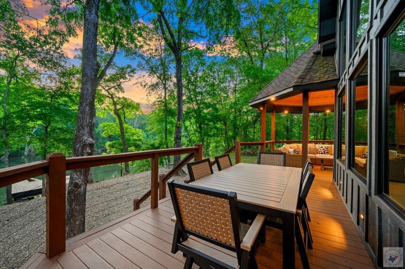 Broken Bow, McCurtain, 74728, United States, 3 Bedrooms Bedrooms, ,3 BathroomsBathrooms,Residential,For Sale,2045720