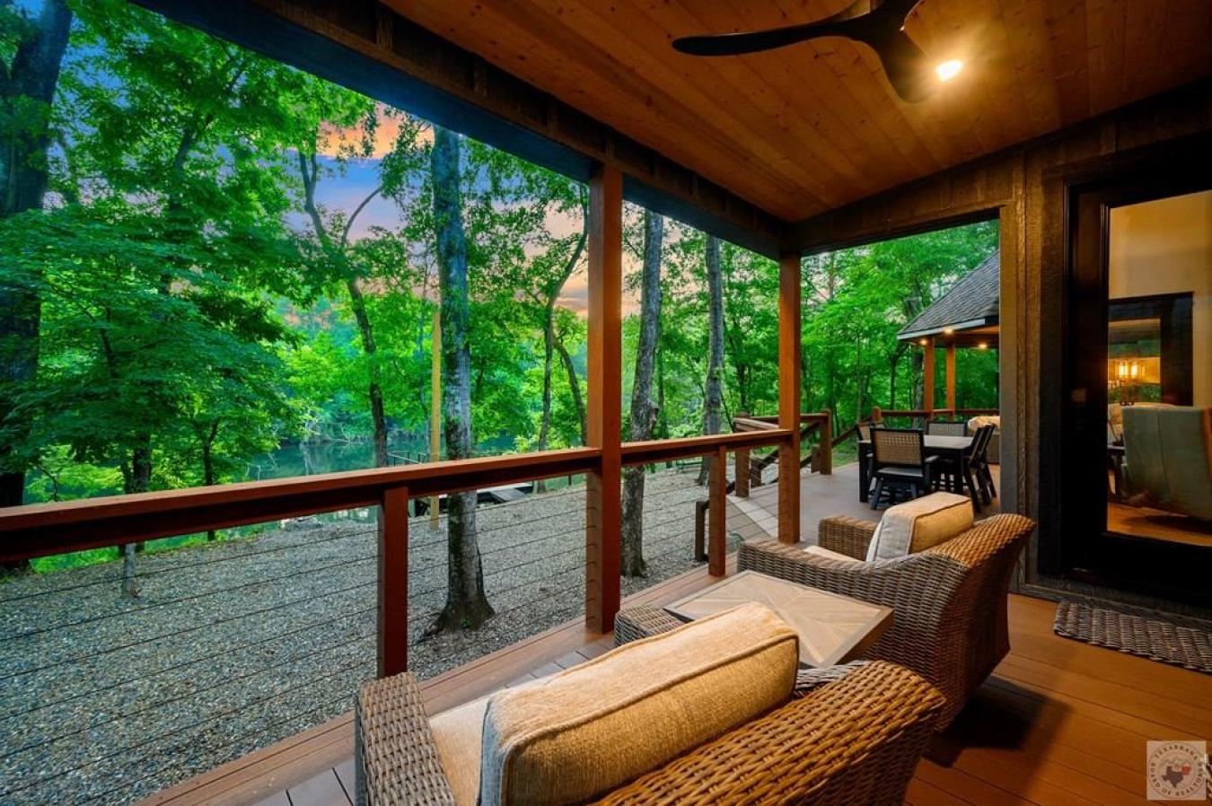 Broken Bow, McCurtain, 74728, United States, 3 Bedrooms Bedrooms, ,3 BathroomsBathrooms,Residential,For Sale,2045720