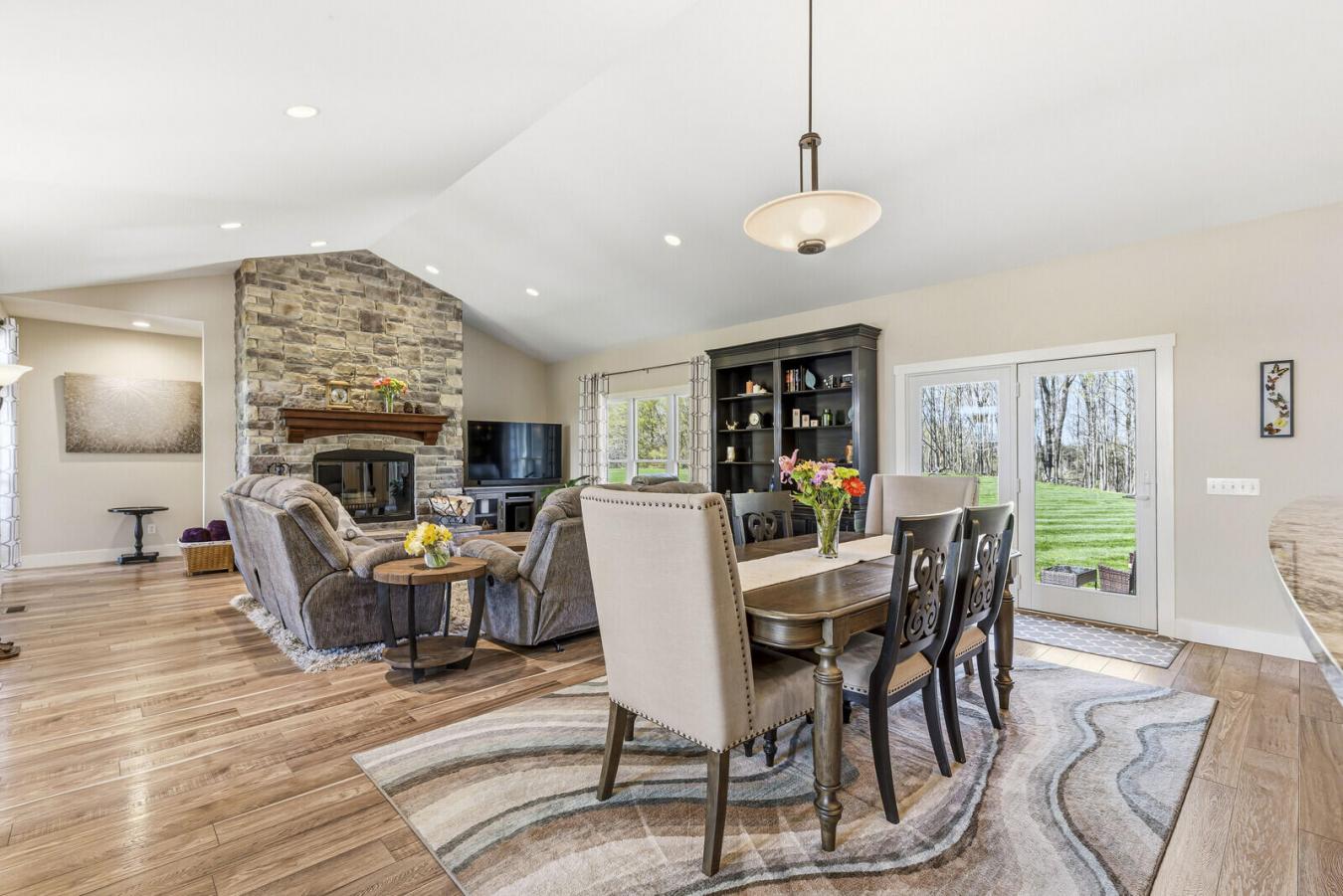 Berrien Springs, Berrien, 49103, United States, 3 Bedrooms Bedrooms, ,2 BathroomsBathrooms,Residential,For Sale,2045719