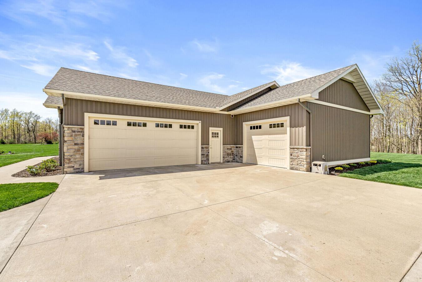 Berrien Springs, Berrien, 49103, United States, 3 Bedrooms Bedrooms, ,2 BathroomsBathrooms,Residential,For Sale,2045719