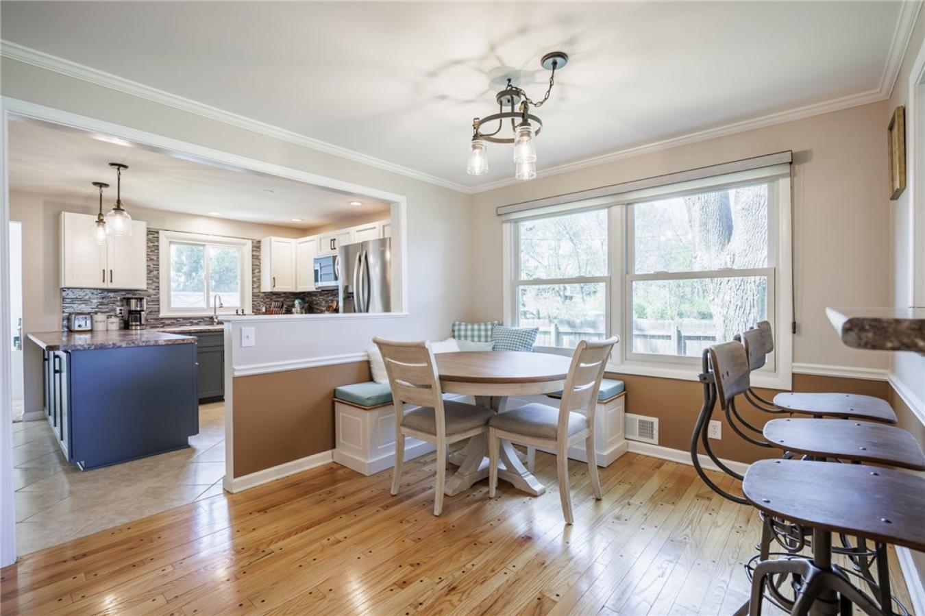 This Cape Cod has a first-floor primary suite. Exceptional craftsmansh – image 11