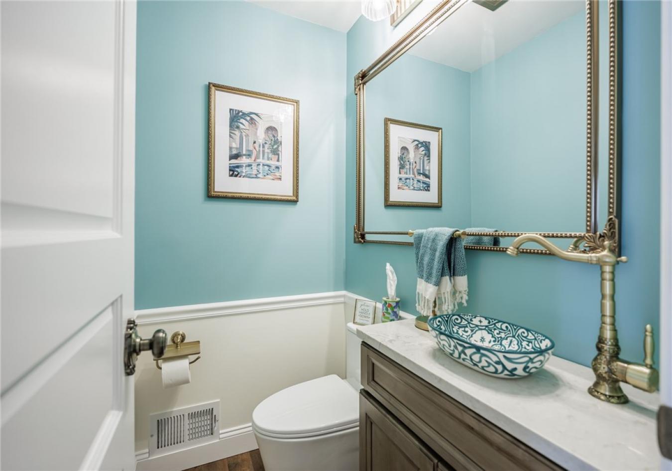 This Cape Cod has a first-floor primary suite. Exceptional craftsmansh – image 17