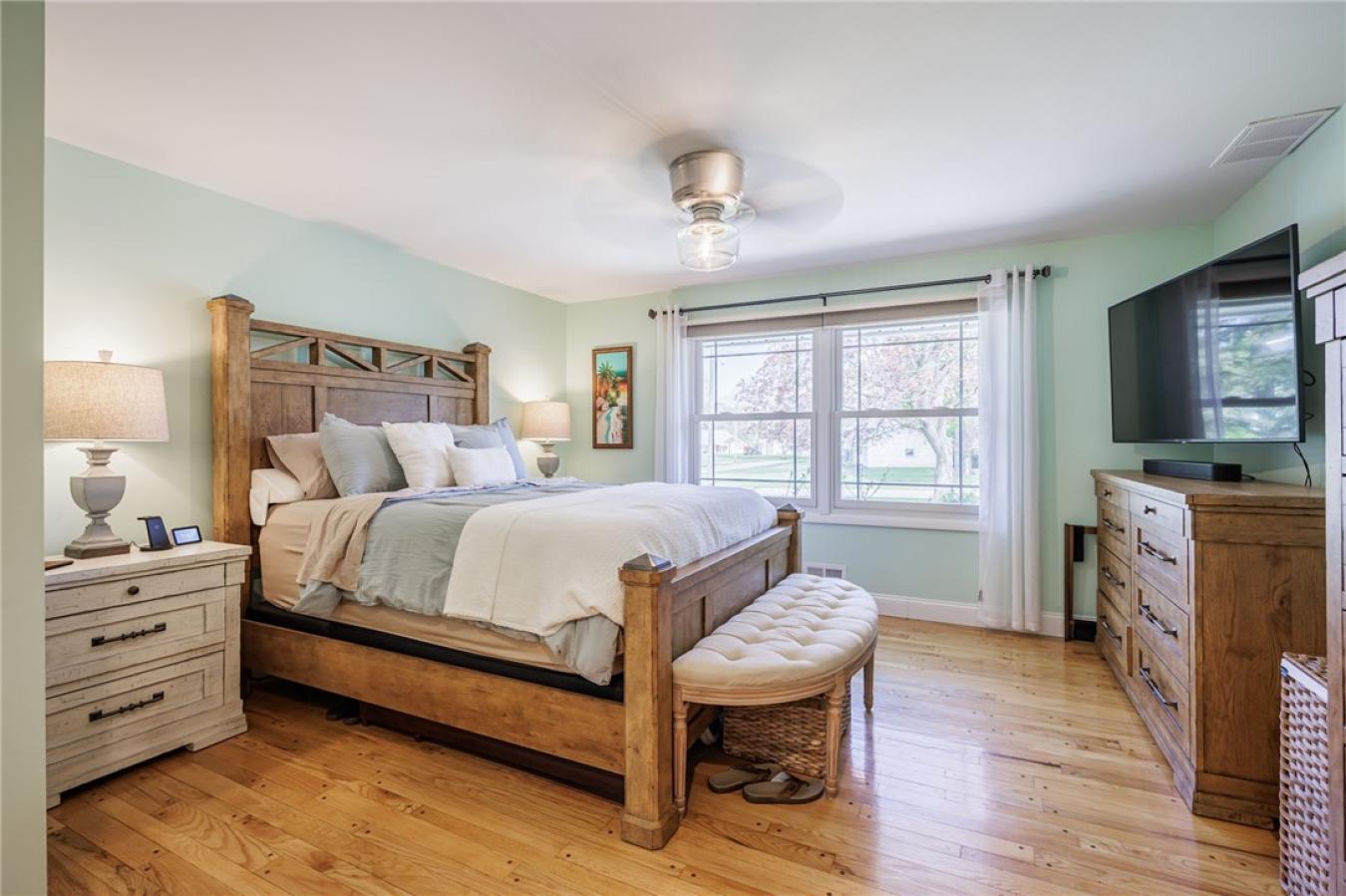 This Cape Cod has a first-floor primary suite. Exceptional craftsmansh – image 18