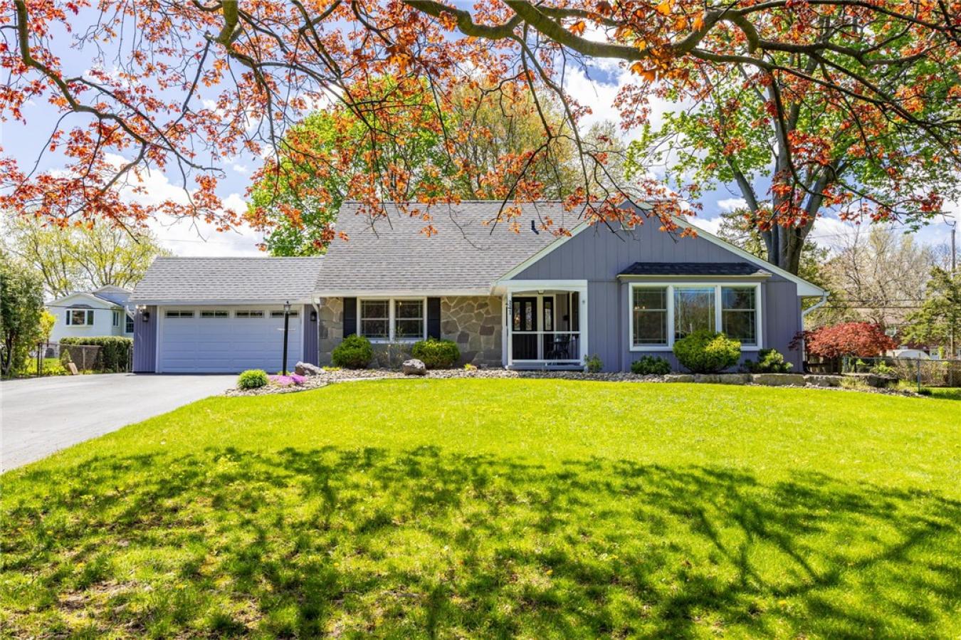 This Cape Cod has a first-floor primary suite. Exceptional craftsmansh – image 2