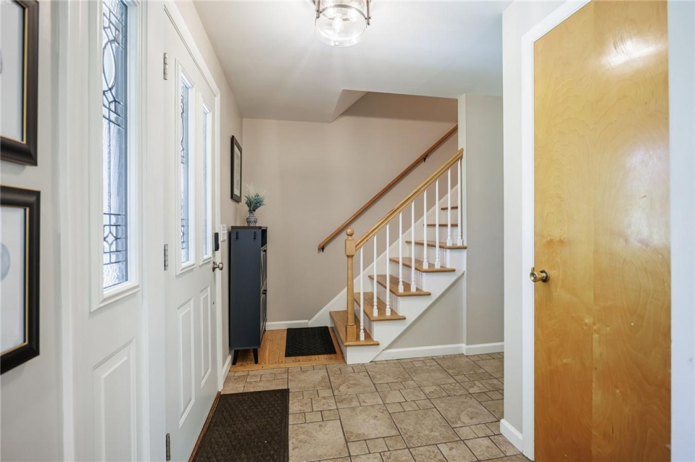 This Cape Cod has a first-floor primary suite. Exceptional craftsmansh – image 6