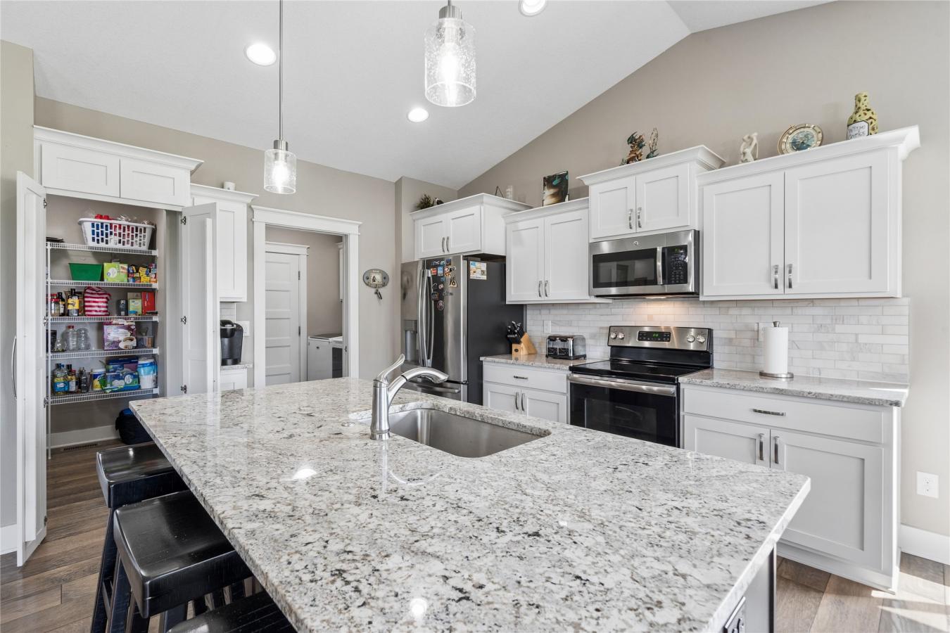 If youve been waiting for newer construction in an established neighbo – image 11