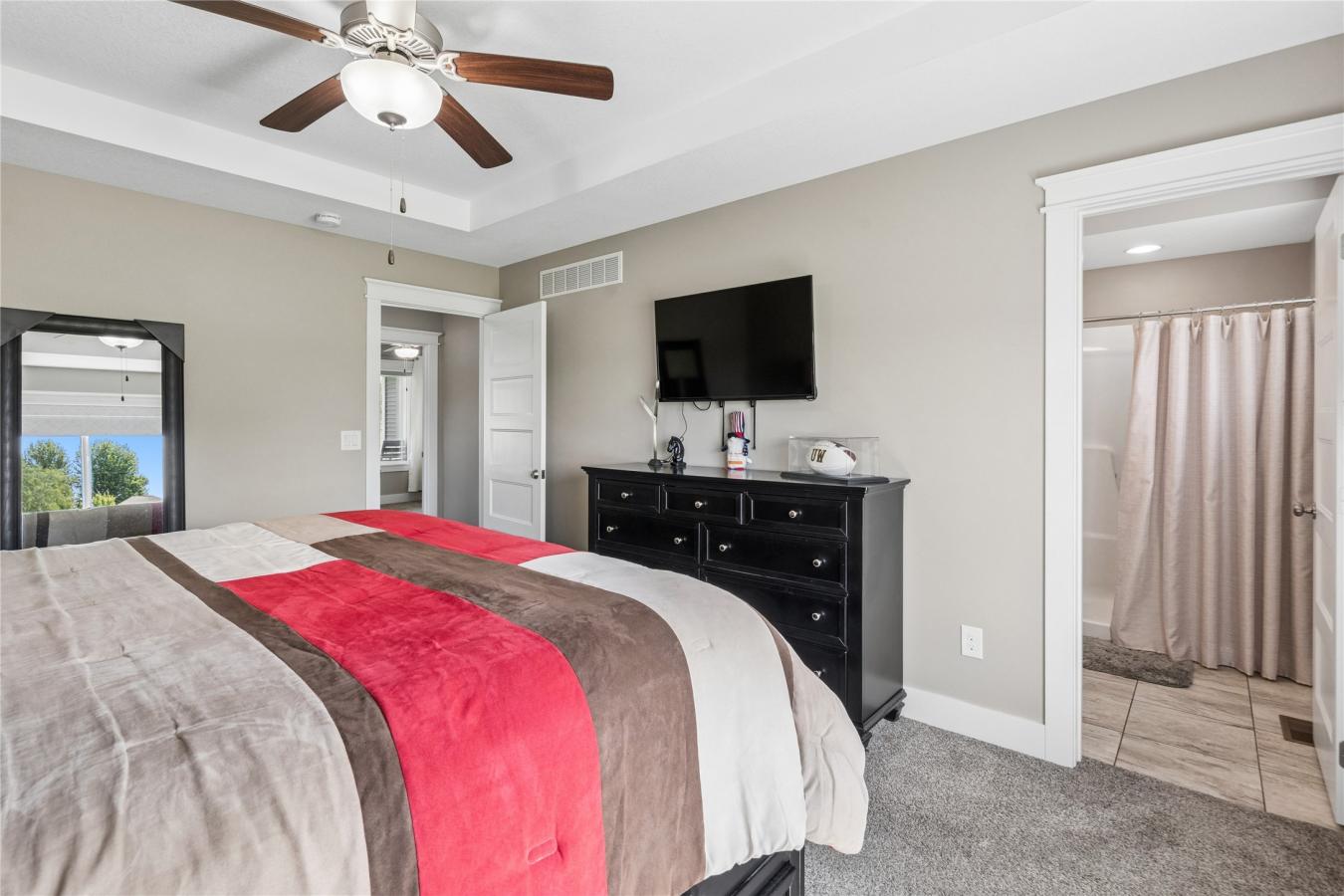 If youve been waiting for newer construction in an established neighbo – image 15