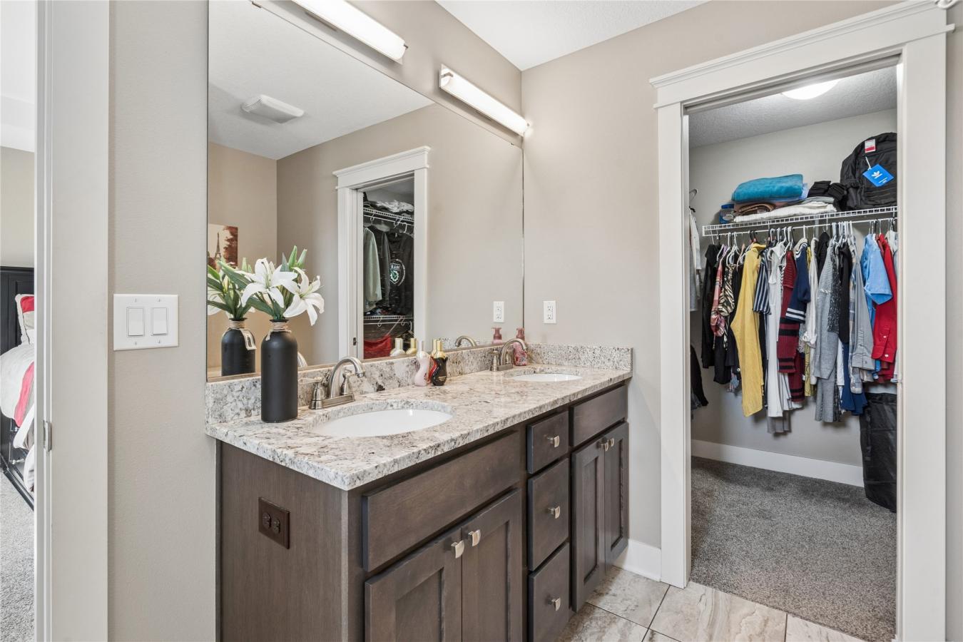 If youve been waiting for newer construction in an established neighbo – image 17
