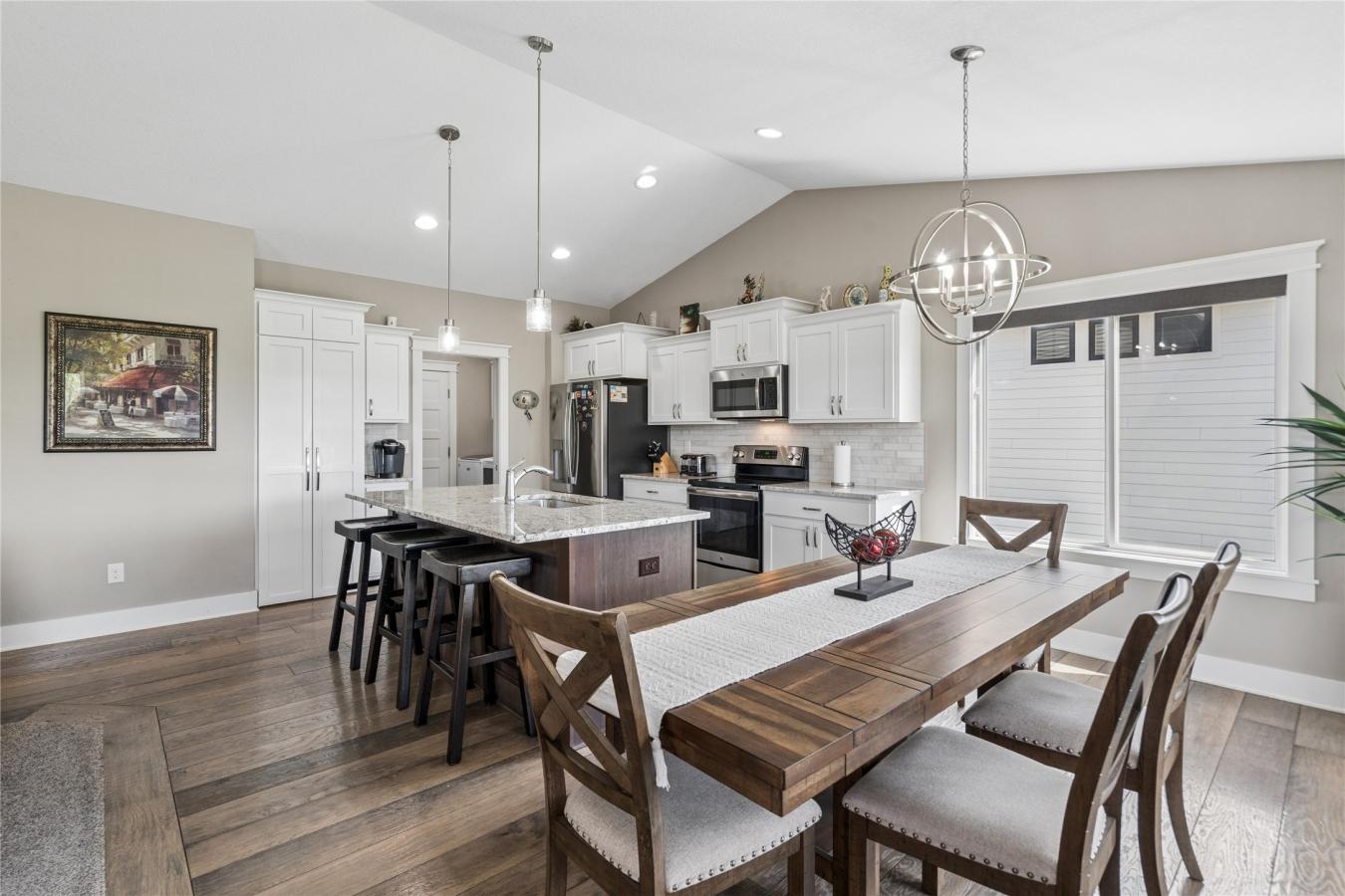 If youve been waiting for newer construction in an established neighbo – image 7