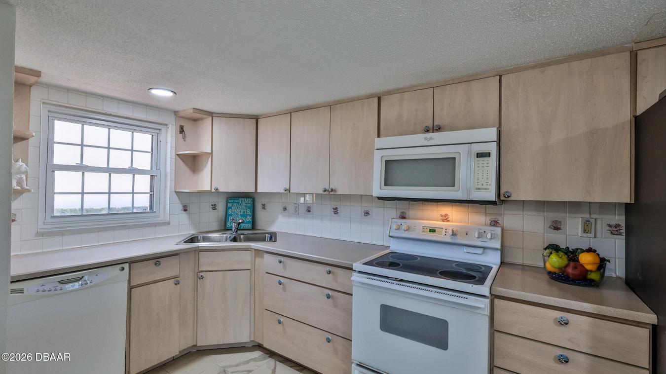 625 N Halifax Avenue, Daytona Beach, Volusia, 32118, United States, 2 Bedrooms Bedrooms, ,2 BathroomsBathrooms,Residential,For Sale,625 N Halifax Avenue,1226391