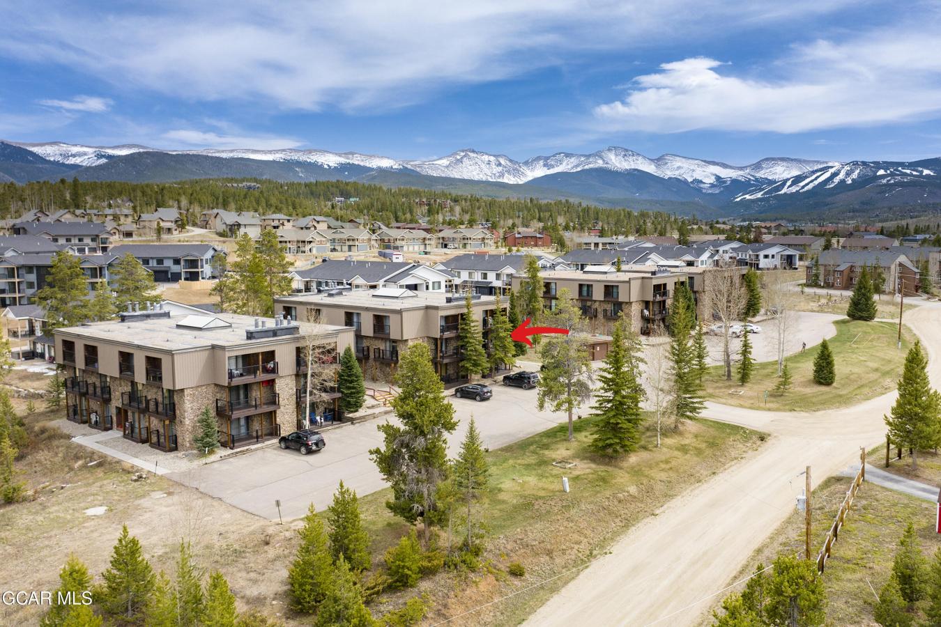 This inviting mountain retreat makes for a perfect full-time home, wee – image 2