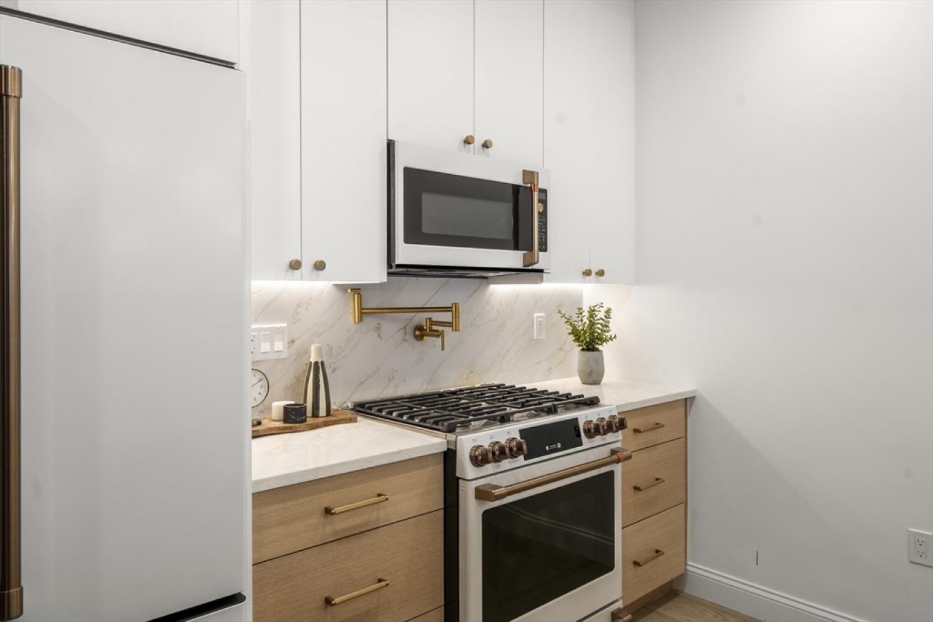 51 North Margin Street, Boston, Suffolk, 02113, United States, 2 Bedrooms Bedrooms, ,2 BathroomsBathrooms,Residential,For Sale,51 North Margin Street,226976