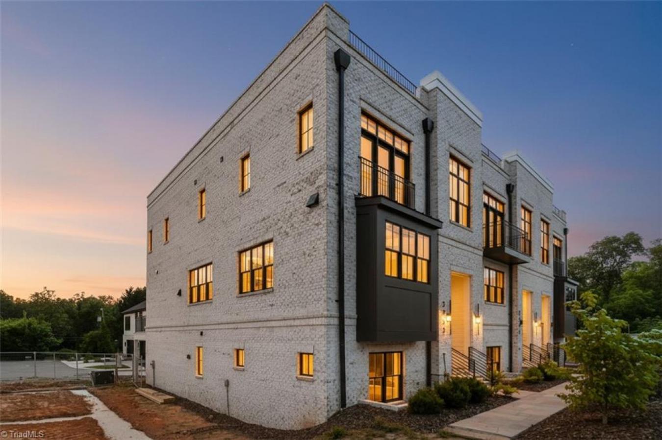 Greensboro, Guilford, 27408, United States, 3 Bedrooms Bedrooms, ,3 BathroomsBathrooms,Residential,For Sale,2049938