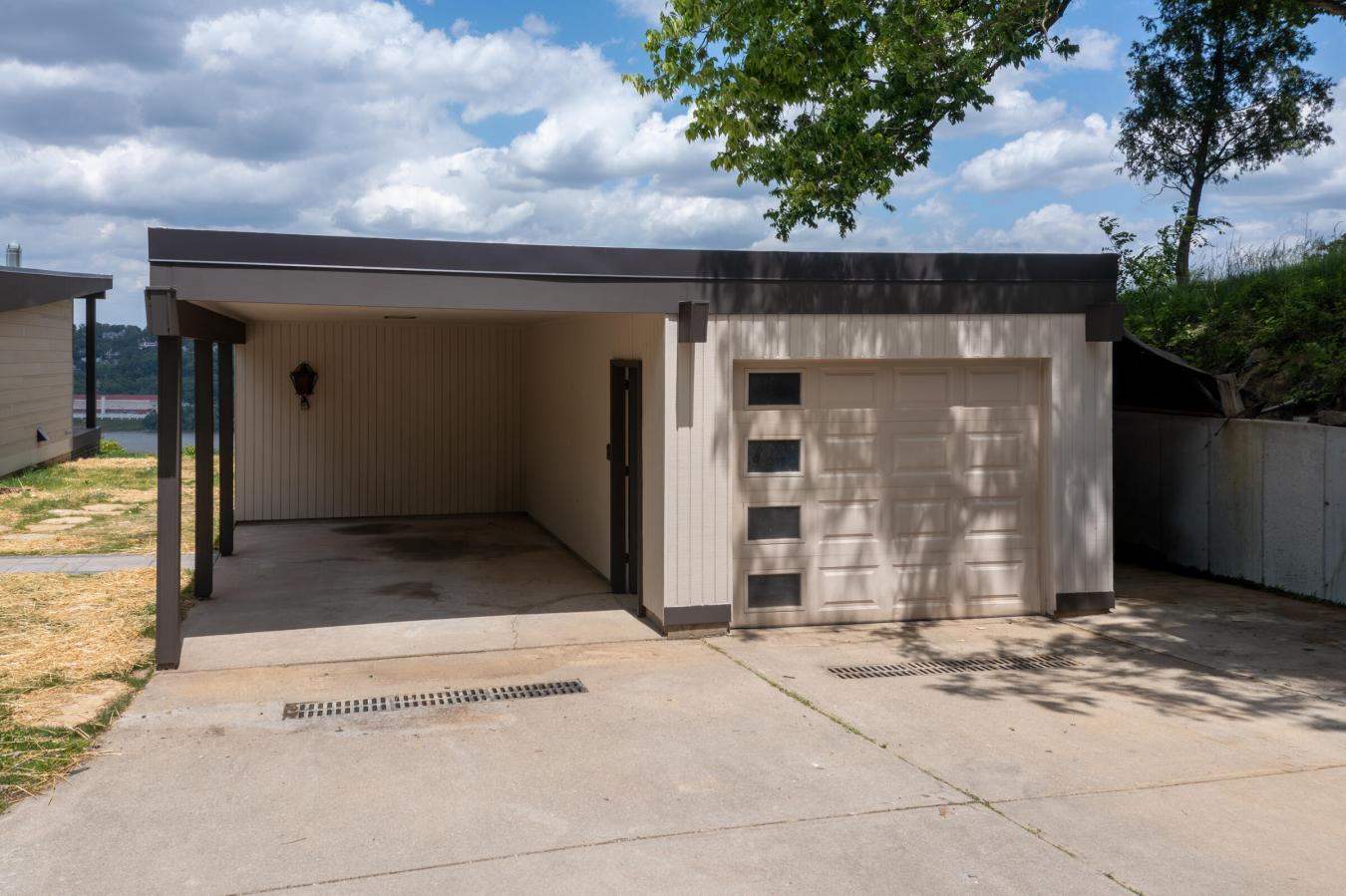 Fort Thomas, Campbell, 41075, United States, 4 Bedrooms Bedrooms, ,5 BathroomsBathrooms,Residential,For Sale,2049937