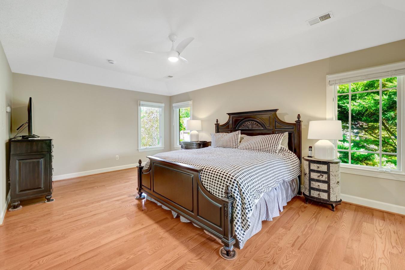 Reston, Virginia, 20194, United States, 5 Bedrooms Bedrooms, ,4 BathroomsBathrooms,Residential,For Sale,2049935