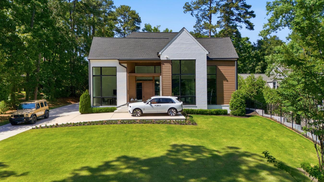 Raleigh, North Carolina, 27609, United States, 4 Bedrooms Bedrooms, ,6 BathroomsBathrooms,Residential,For Sale,2049933