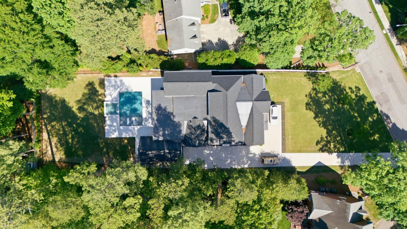 Raleigh, North Carolina, 27609, United States, 4 Bedrooms Bedrooms, ,6 BathroomsBathrooms,Residential,For Sale,2049933