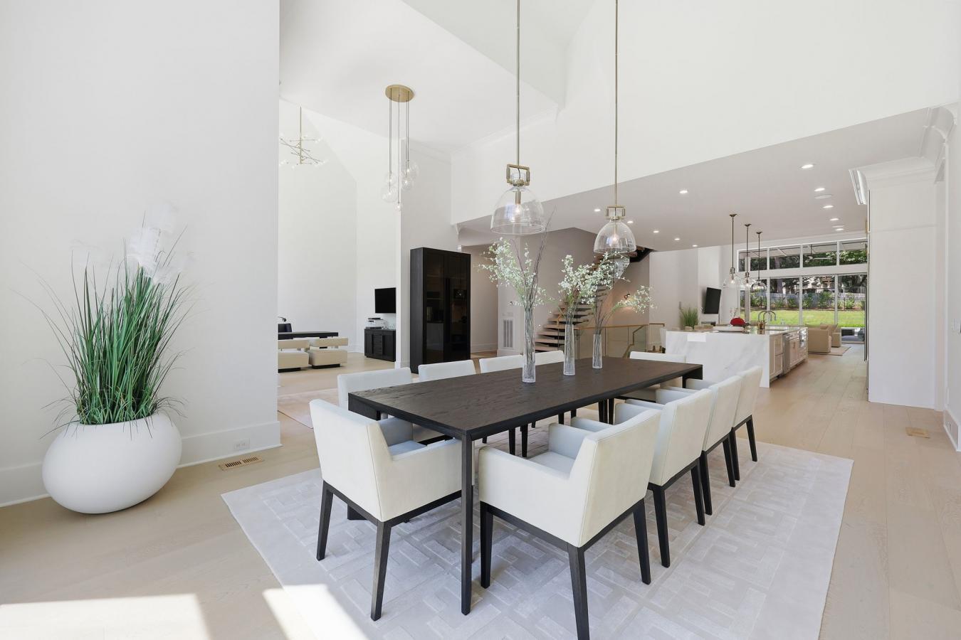 Raleigh, North Carolina, 27609, United States, 4 Bedrooms Bedrooms, ,6 BathroomsBathrooms,Residential,For Sale,2049933